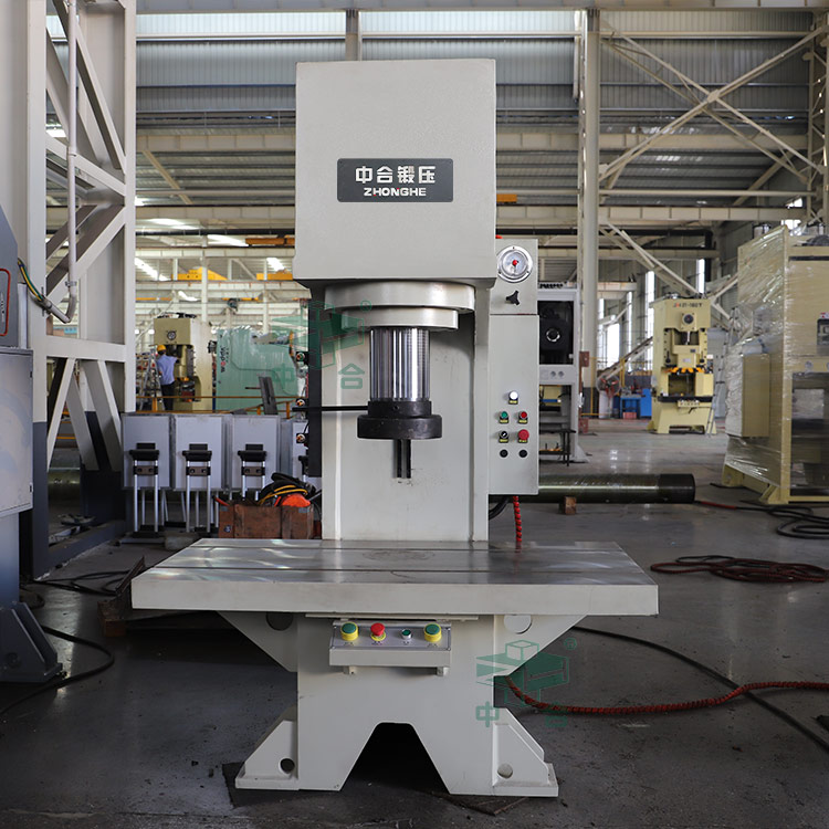 200噸單臂液壓機(jī).jpg 200噸單臂液壓機(jī).jpg