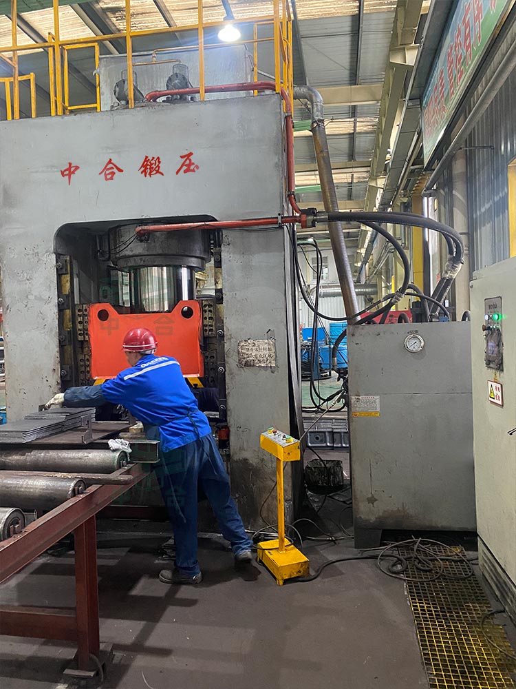 800噸錨桿托盤液壓機.jpg