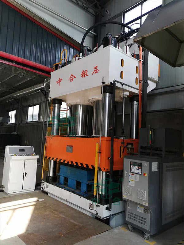 1600噸四柱液壓機(jī).jpg